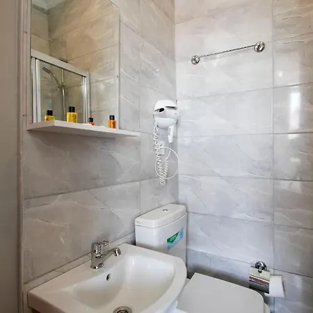 Boutique California Hotel 2*