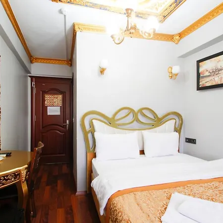 Boutique California Hotel 2*