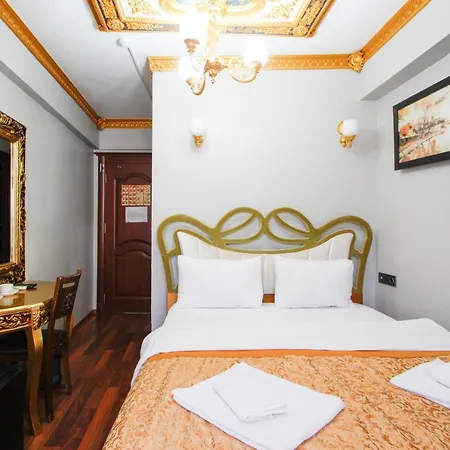 Boutique California Hotel 2*